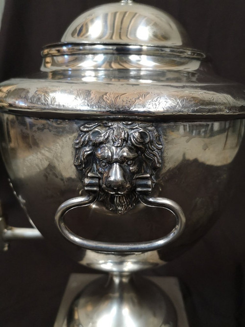 Samovar in metallo argentato del primo periodo dell'Impero