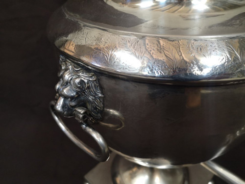 Samovar in metallo argentato del primo periodo dell'Impero