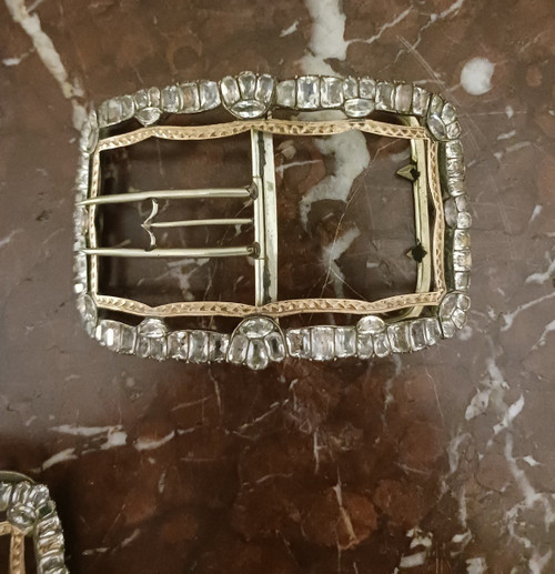 XVIIIe siècle, époque Louis XVI - étonnante paire de boucles de souliers - or, argent et brillants du Rhin