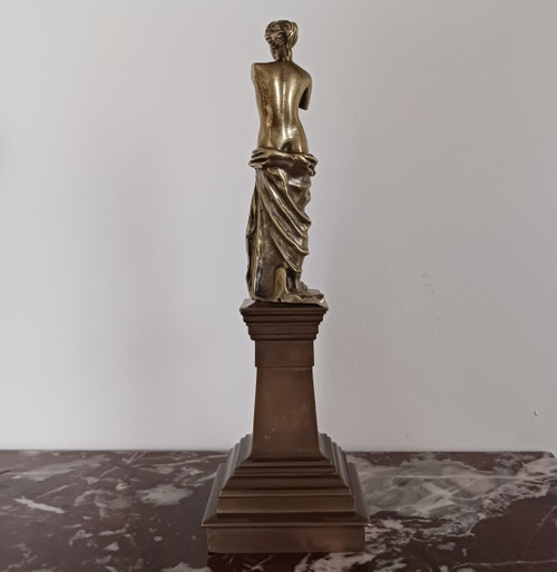 Souvenir ou curiosa en bronze - Venus de Milo en bronze - grand socle architecturé - fin XIXe siècle