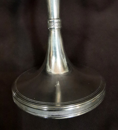 Coppia di candelieri corazzati del periodo impero in argento sterling