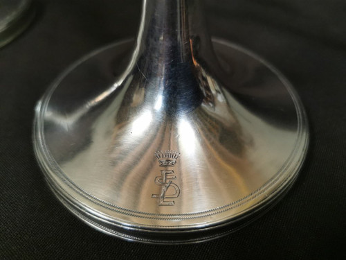 Coppia di candelieri corazzati del periodo impero in argento sterling