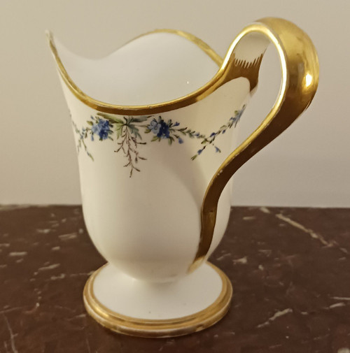 Manufacture révolutionnaire de Sèvres - pot à lait - forme étrusque ou hanap - porcelaine tendre