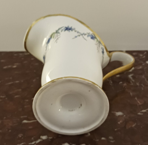 Manufacture révolutionnaire de Sèvres - pot à lait - forme étrusque ou hanap - porcelaine tendre