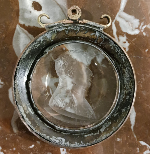 Frankreich, um 1830 - sehr seltenes Medaillon aus gegossenem Glas von Napoleon als Generaloberst nach Andrieu