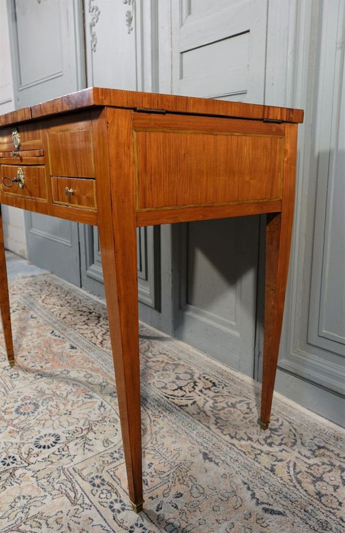 Coiffeuse d'époque Louis XVI En Marqueterie. Fin XVIIIème