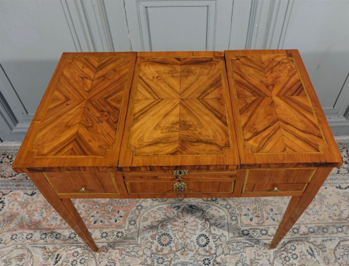 Coiffeuse d'époque Louis XVI En Marqueterie. Fin XVIIIème
