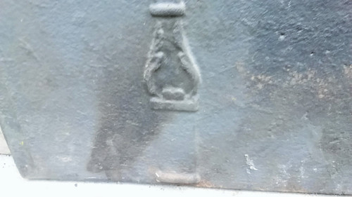Grande plaque de cheminée en fonte de fer décor néo-gothique début 19 ème
