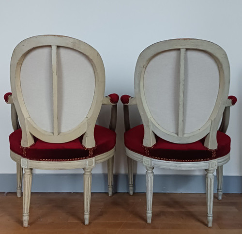 Claude Gorgu, master in 1770 - pair of cabriolet armchairs - restored - velvet jaspé - inventory number