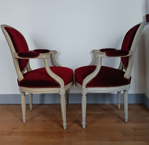 Claude Gorgu, master in 1770 - pair of cabriolet armchairs - restored - velvet jaspé - inventory number