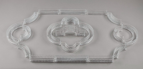 Chemin de table en cristal signé Baccarat composé de 19 éléments