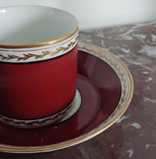 Manufacture du Duc d'Orléans, Pont aux Choux, circa 1793 - litron cup and saucer - carmine background and royalist mourning ribbon