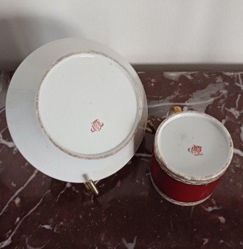 Manufacture du Duc d'Orléans, Pont aux Choux, circa 1793 - litron cup and saucer - carmine background and royalist mourning ribbon