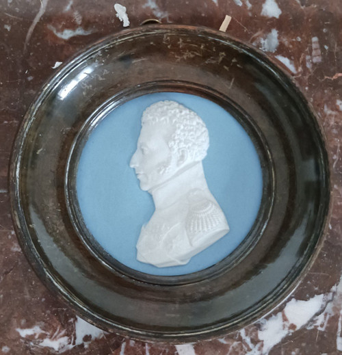 Manifattura di Sèvres per il Duca di Doudeauville - medaglione in biscuit con il profilo del Duca di Angoulême