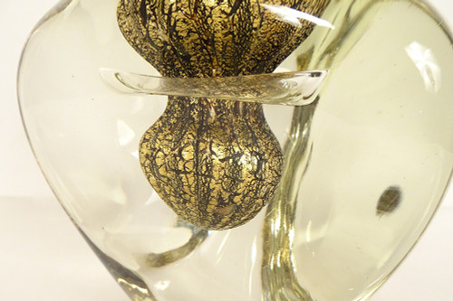 Vase Triangulaire Jean-Claude Novaro Verre Soufflé Feuilles d'Or 1983 XXème