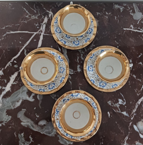 Paris, Louis Philippe period - suite of 4 dodecagonal porcelain cups and saucers - decorated in the taste of Jacob Petit
