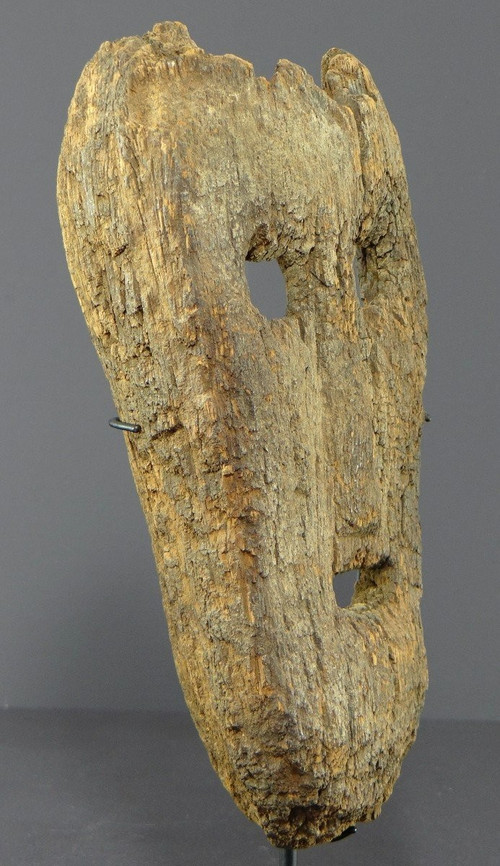 Indonesia, Timor Island, 19th Century, Ancient Wooden Anthropomorphic Mask, very eroded.