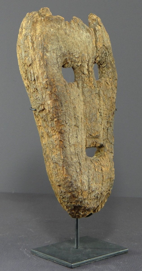 Indonesia, Timor Island, 19th Century, Ancient Wooden Anthropomorphic Mask, very eroded.