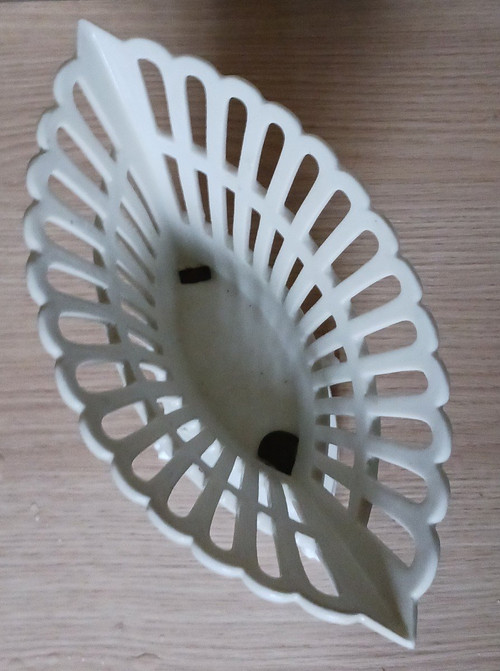 Paris, Empire period, Restoration - basket or openwork bowl - decoration of winged lions