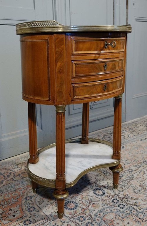 Louis XVI period Chiffonnière Table In Mahogany