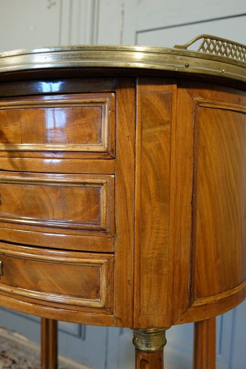 Louis XVI period Chiffonnière Table In Mahogany
