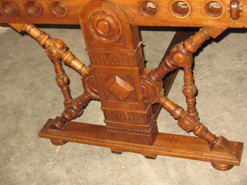 Scrivania piatta in noce biondo massiccio stile Haute Epoque del XIX secolo
