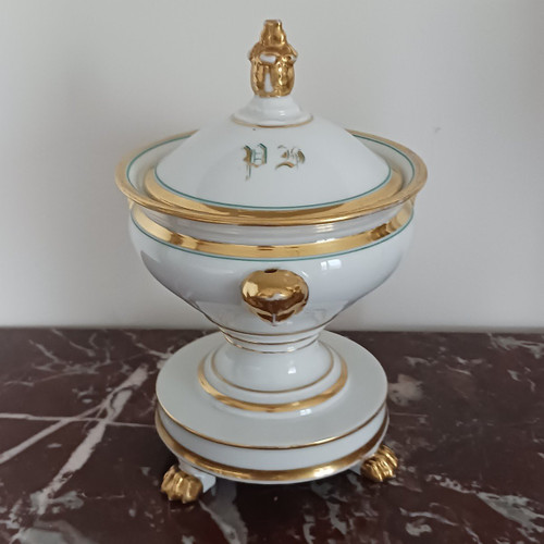 Paris, Restoration period, Louis Philippe - tripod jam maker in gilded and painted porcelain - monogrammed