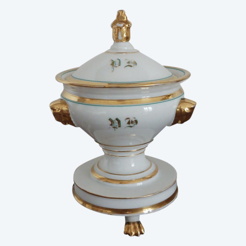 Paris, Restoration period, Louis Philippe - tripod jam maker in gilded and painted porcelain - monogrammed