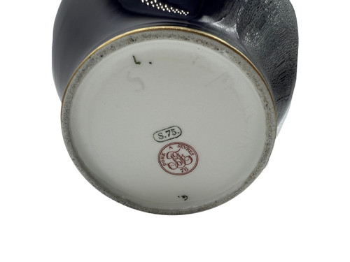Service à café en porcelaine du 19ème siècle - Manufacture de Sèvres - signée SEVRES