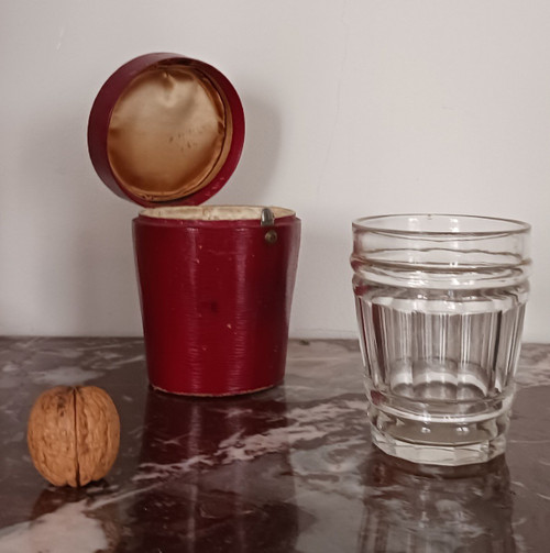 Frankreich, Restaurationszeit, Louis-Philippe - charmantes zwölfeckiges Kurglas und sein Etui