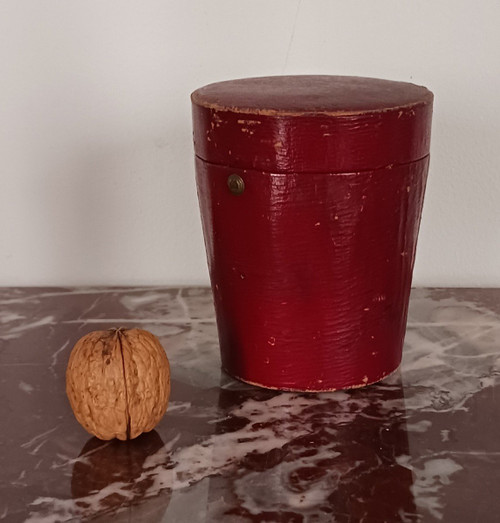 Frankreich, Restaurationszeit, Louis-Philippe - charmantes zwölfeckiges Kurglas und sein Etui