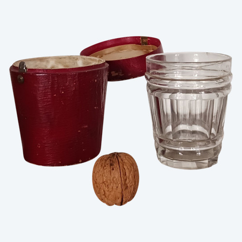 Frankreich, Restaurationszeit, Louis-Philippe - charmantes zwölfeckiges Kurglas und sein Etui