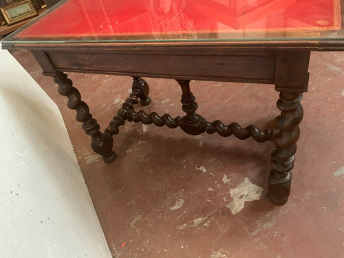 Table bureau Louis XIII en noyer sculpté XIX siècle