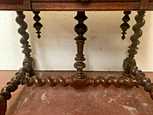 Table bureau Louis XIII en noyer sculpté XIX siècle