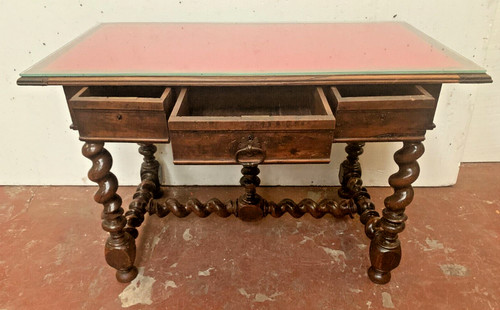Table bureau Louis XIII en noyer sculpté XIX siècle