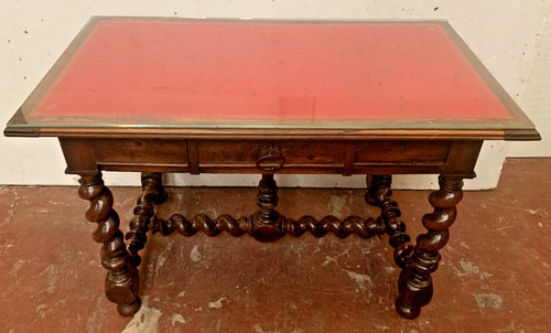 Table bureau Louis XIII en noyer sculpté XIX siècle