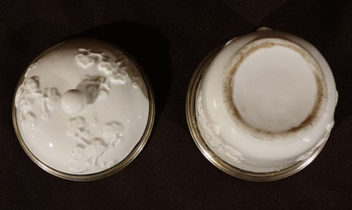 Vaso in porcellana coperto