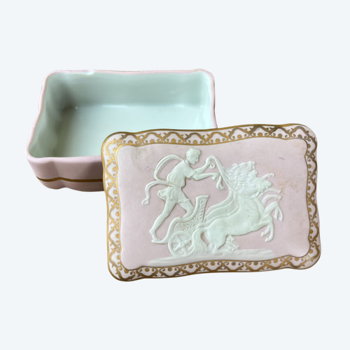 Candy box - Limoges porcelain - Tharaud - 20th Century