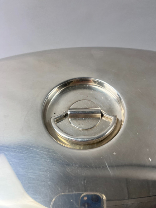 Cloche ovale en métal argenté 