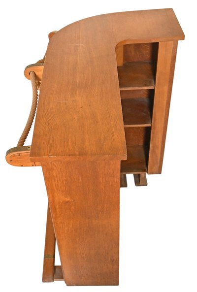Meuble bar à décor sur le thème de la marine