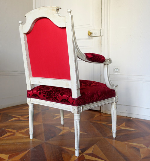 Poltrona da scrivania di epoca Luigi XVI in legno intagliato e velluto di Genova