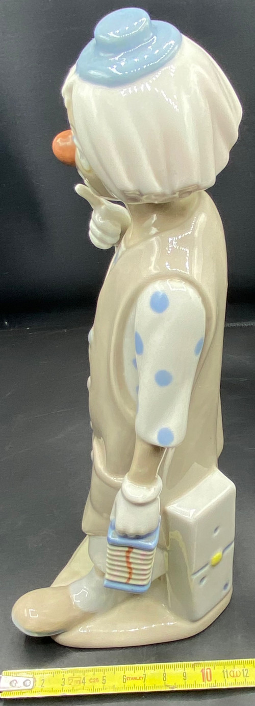 PORCELAIN CLOWN