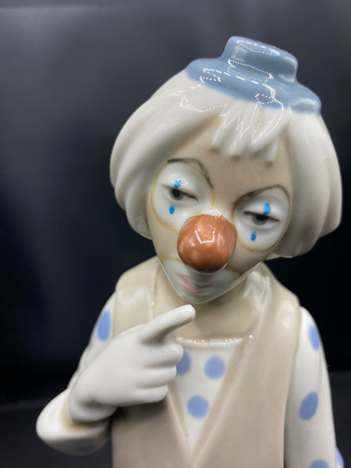 PORCELAIN CLOWN