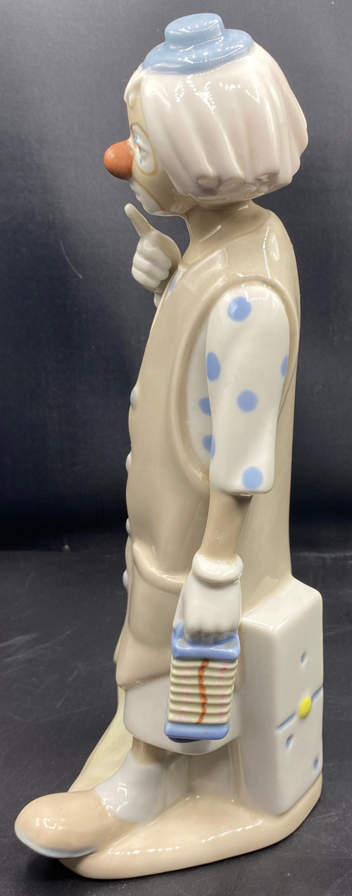 PORCELAIN CLOWN