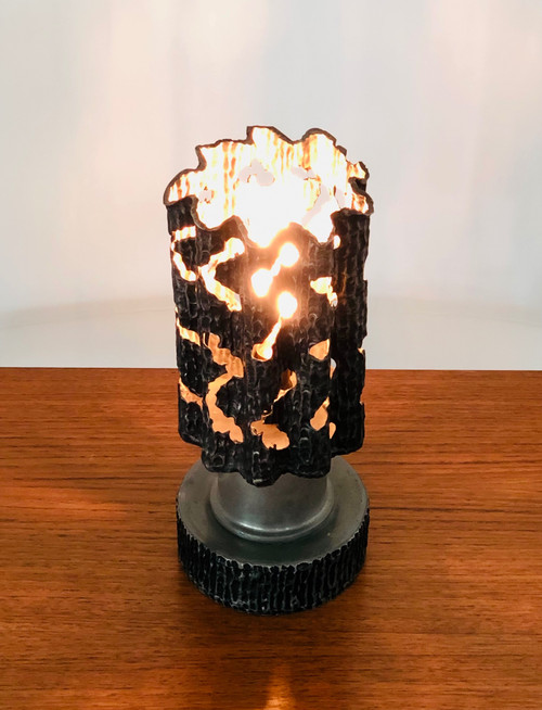 Lampe brutaliste en étain, Italie années 60