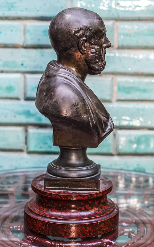 IPPOCRATE busto regolato su marmo 33 cm