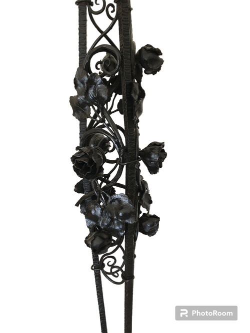 Battered iron floor lamp, Art Deco work around 1920