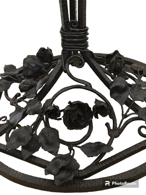Battered iron floor lamp, Art Deco work around 1920
