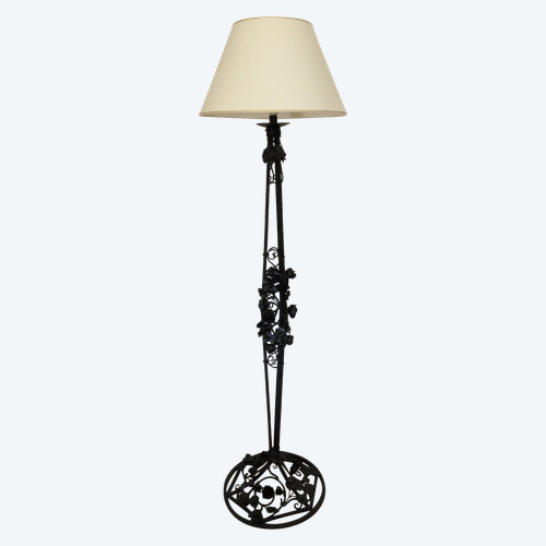 Battered iron floor lamp, Art Deco work around 1920