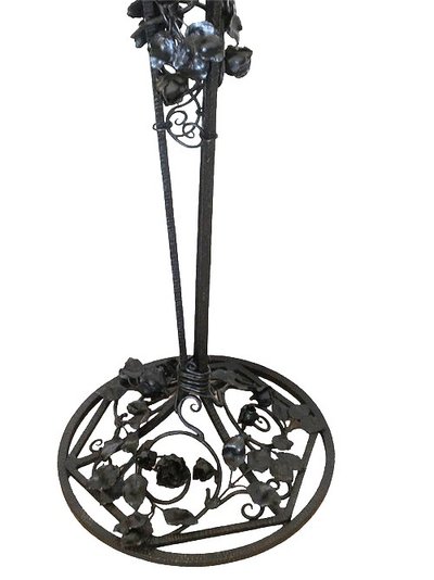 Battered iron floor lamp, Art Deco work around 1920
